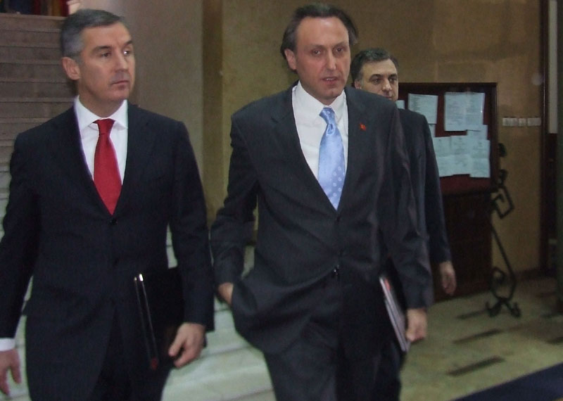 Пречи НАТО него Мило